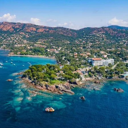 Appartement Rare Avec La Plage Au Bout Du Jardin Saint-Raphaël